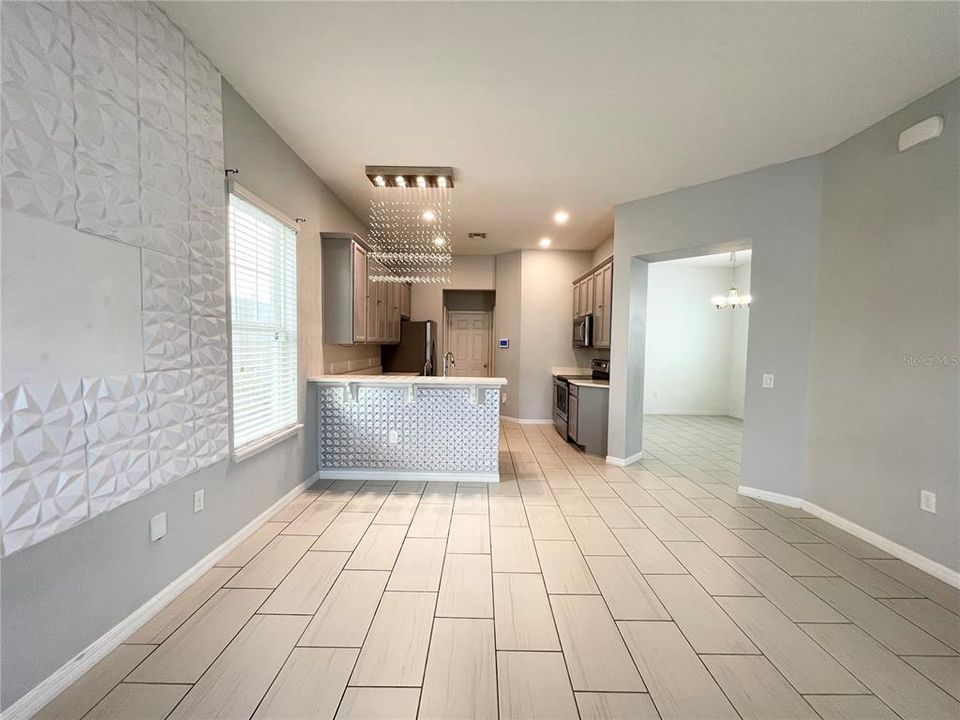 For Rent: $2,800 (4 beds, 2 baths, 1868 Square Feet)