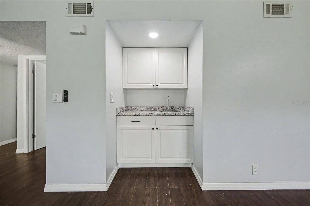 For Sale: $199,000 (3 beds, 2 baths, 1187 Square Feet)