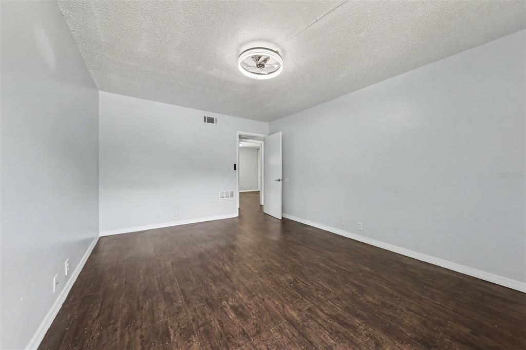 For Sale: $199,000 (3 beds, 2 baths, 1187 Square Feet)