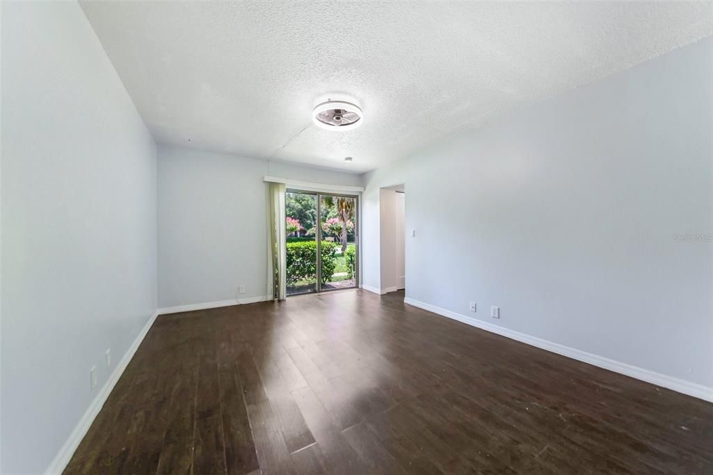 For Sale: $199,000 (3 beds, 2 baths, 1187 Square Feet)
