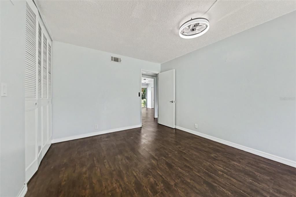 For Sale: $199,000 (3 beds, 2 baths, 1187 Square Feet)