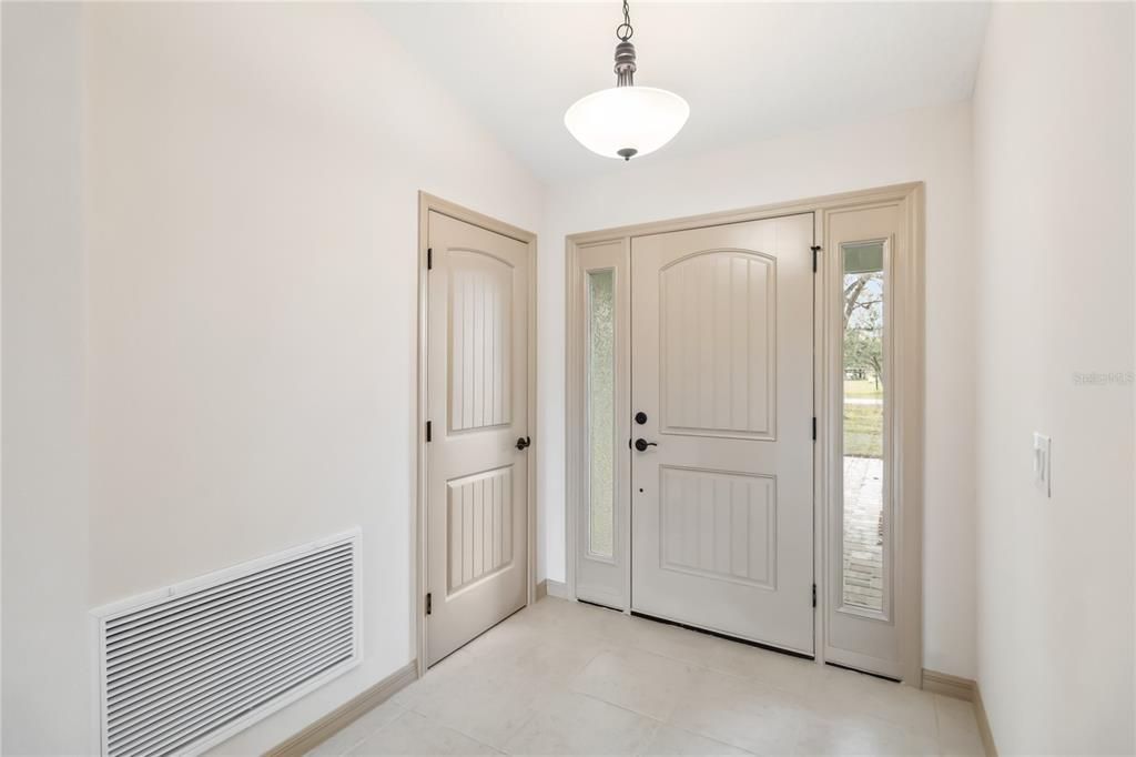 For Rent: $2,995 (4 beds, 2 baths, 1956 Square Feet)