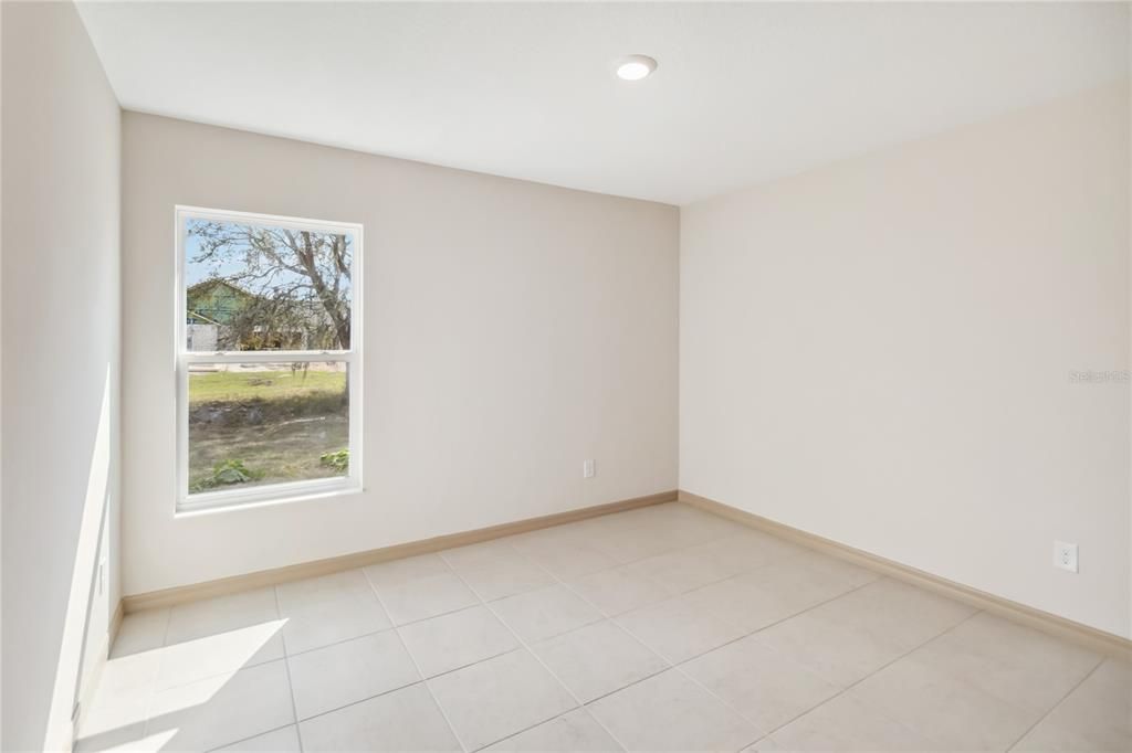 For Rent: $2,995 (4 beds, 2 baths, 1956 Square Feet)