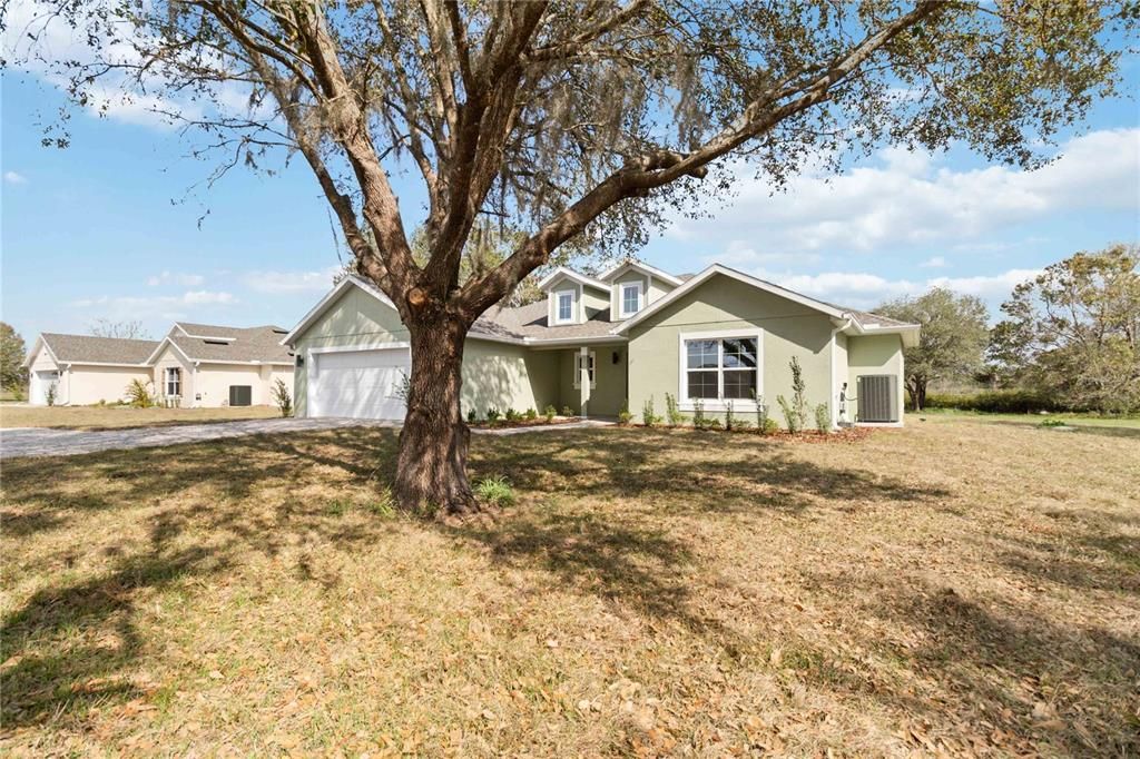 For Rent: $2,995 (4 beds, 2 baths, 1956 Square Feet)