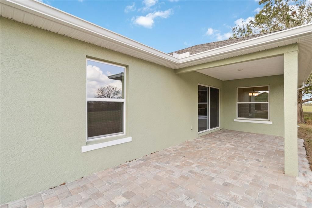 For Rent: $2,995 (4 beds, 2 baths, 1956 Square Feet)