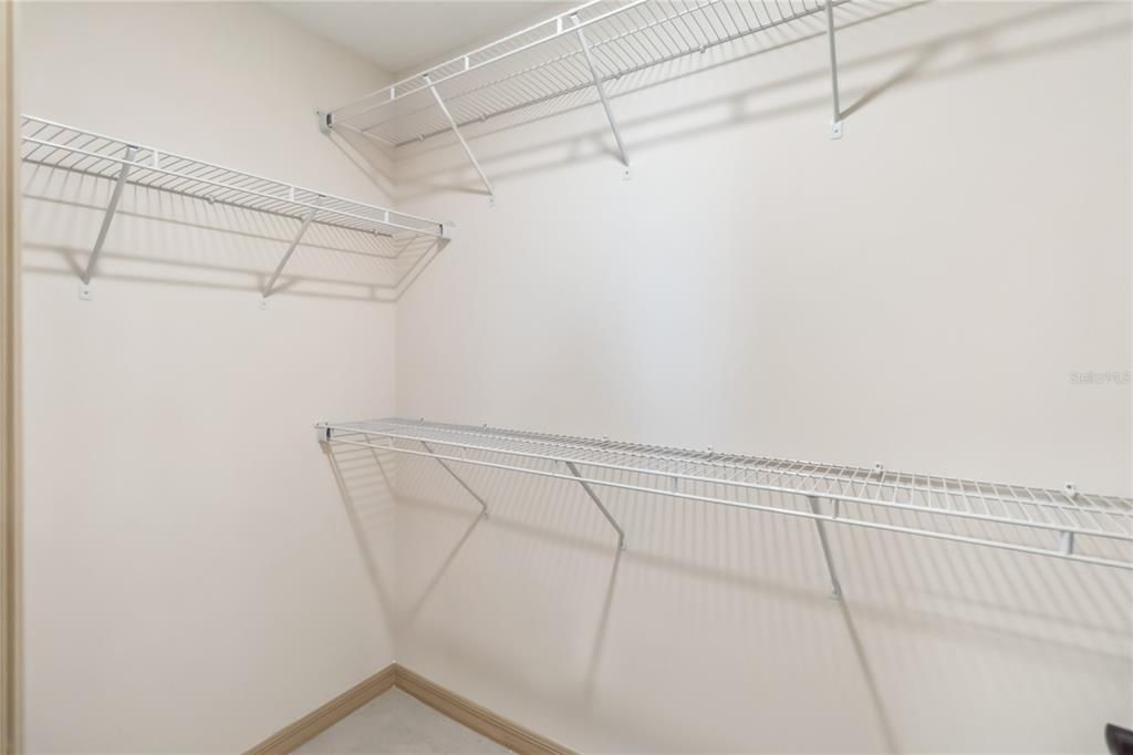 For Rent: $2,995 (4 beds, 2 baths, 1956 Square Feet)