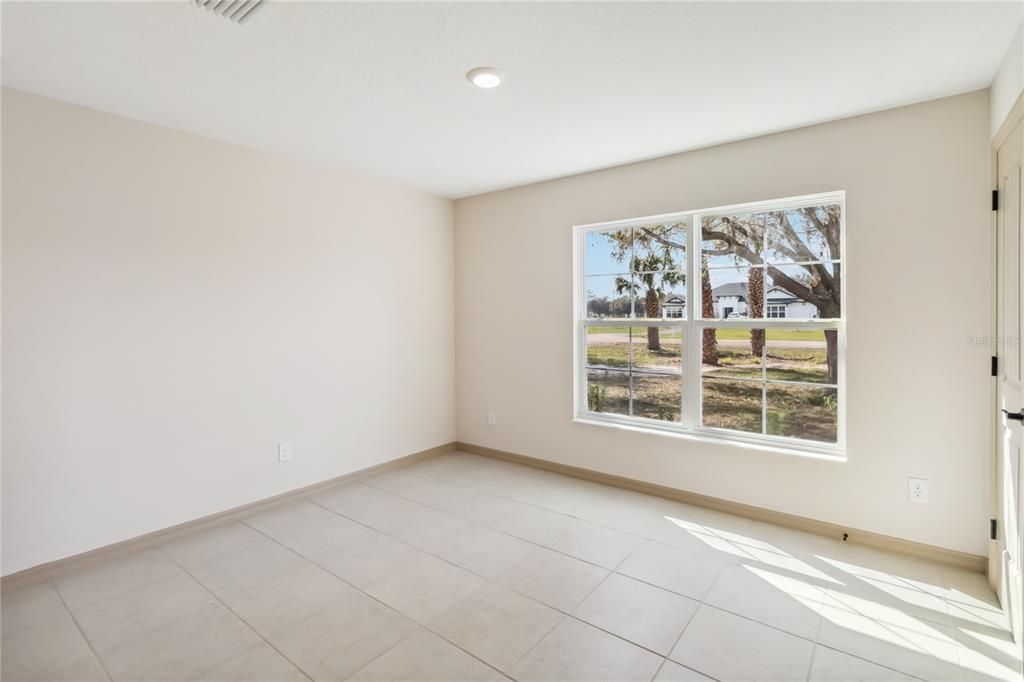For Rent: $2,995 (4 beds, 2 baths, 1956 Square Feet)