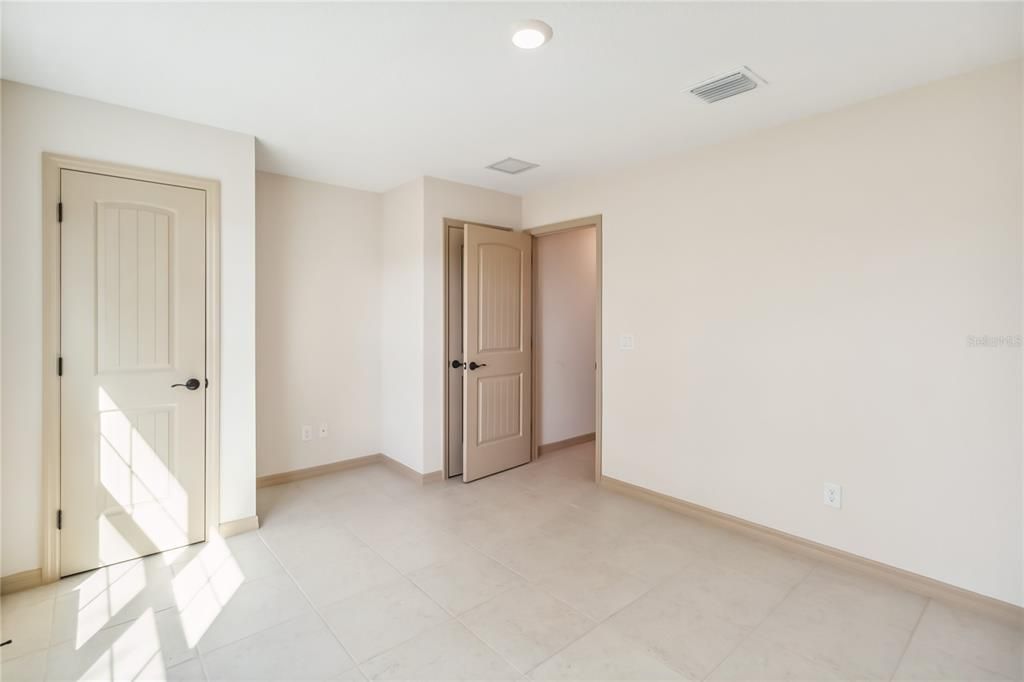 For Rent: $2,995 (4 beds, 2 baths, 1956 Square Feet)