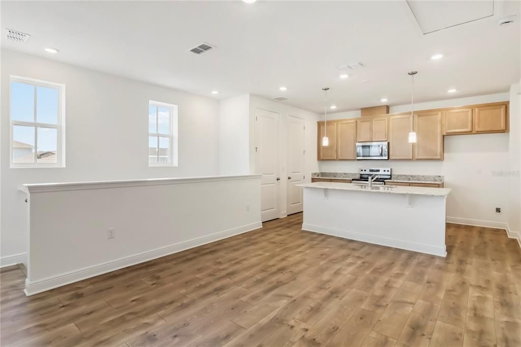 For Rent: $1,695 (1 beds, 1 baths, 763 Square Feet)