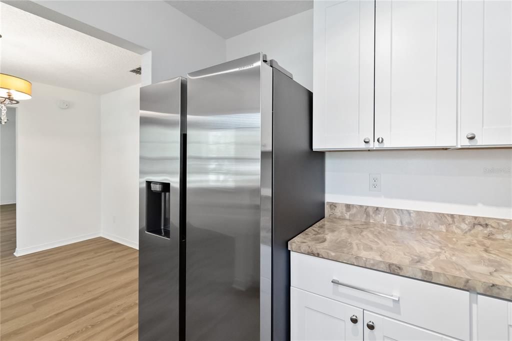For Rent: $1,600 (2 beds, 1 baths, 1200 Square Feet)