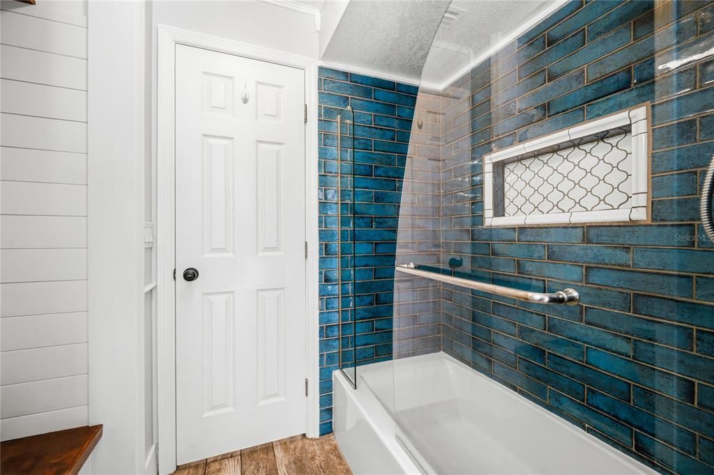 : $565,000 (4 спален, 2 ванн, 1736 Квадратных фут)