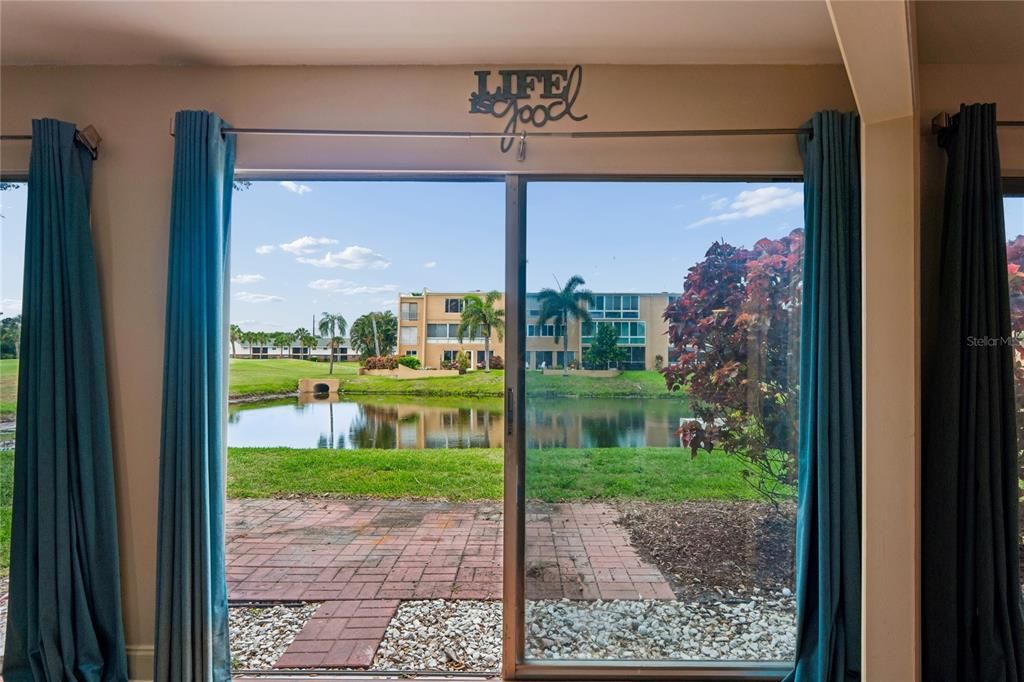 На продажу: $239,900 (2 спален, 2 ванн, 1520 Квадратных фут)