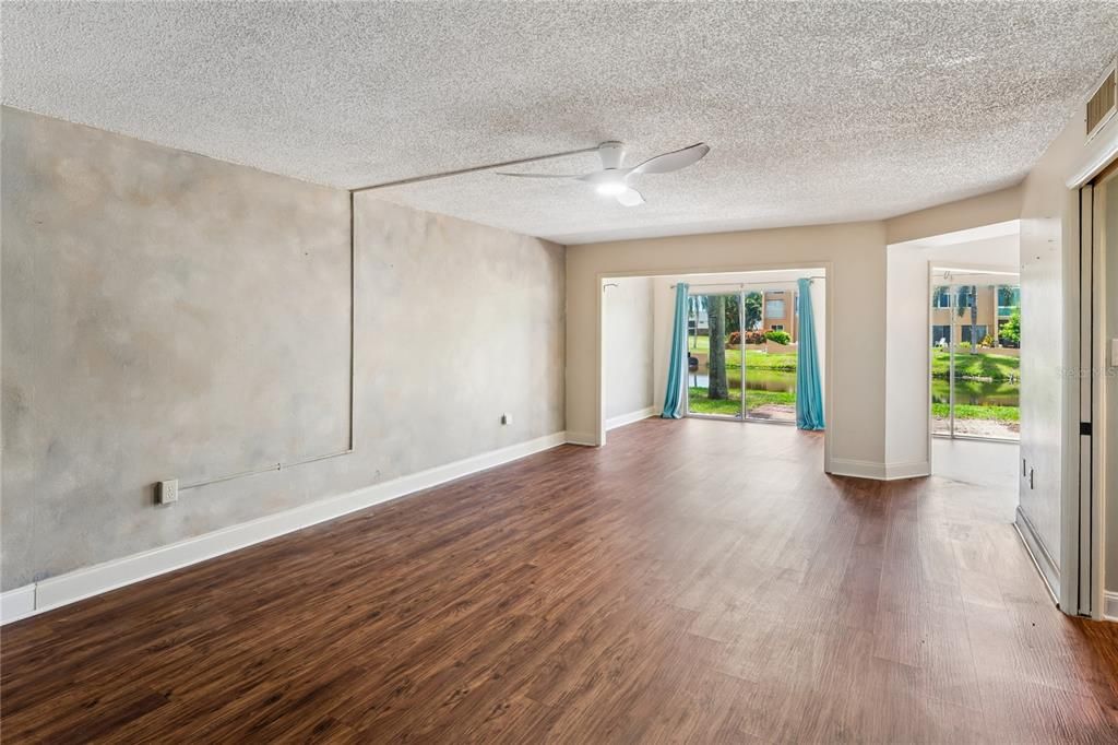 На продажу: $239,900 (2 спален, 2 ванн, 1520 Квадратных фут)