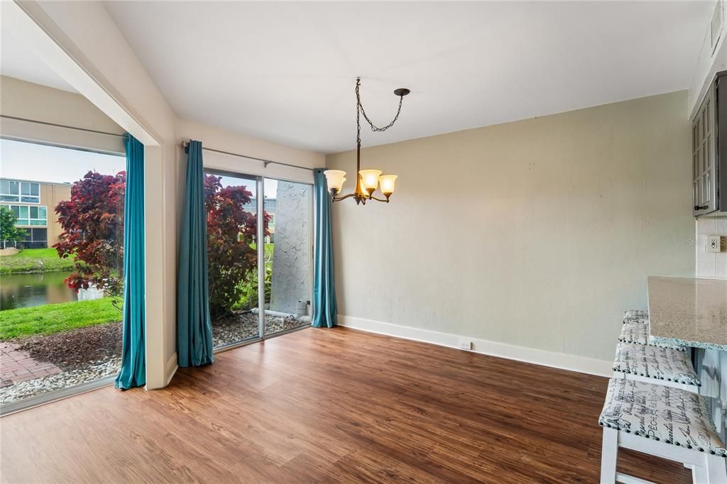 На продажу: $239,900 (2 спален, 2 ванн, 1520 Квадратных фут)