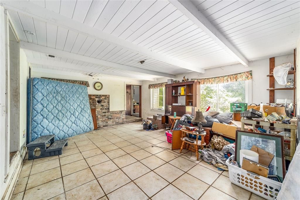 En Venta: $325,000 (3 camas, 2 baños, 2186 Pies cuadrados)