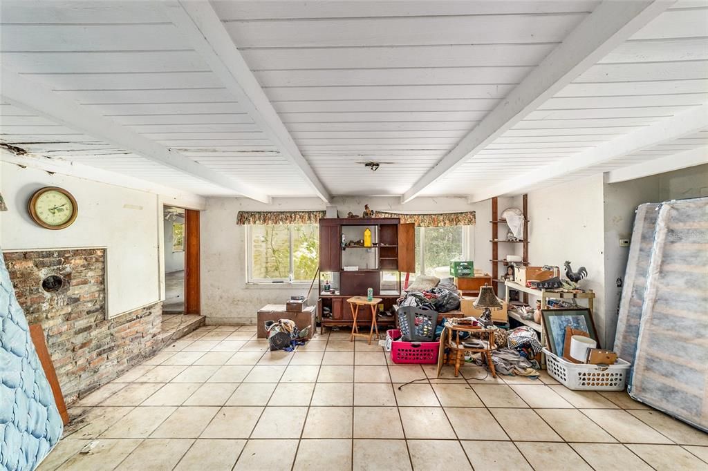 En Venta: $325,000 (3 camas, 2 baños, 2186 Pies cuadrados)