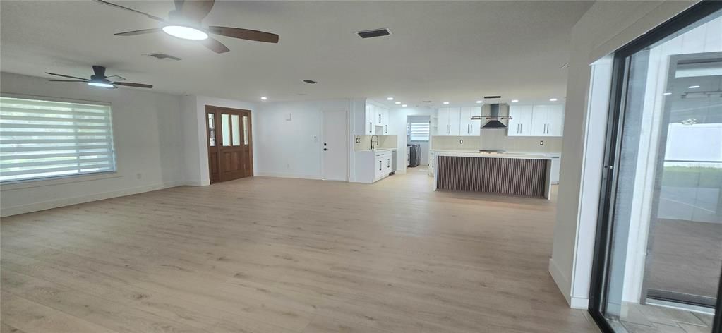 For Sale: $969,500 (3 beds, 2 baths, 2058 Square Feet)