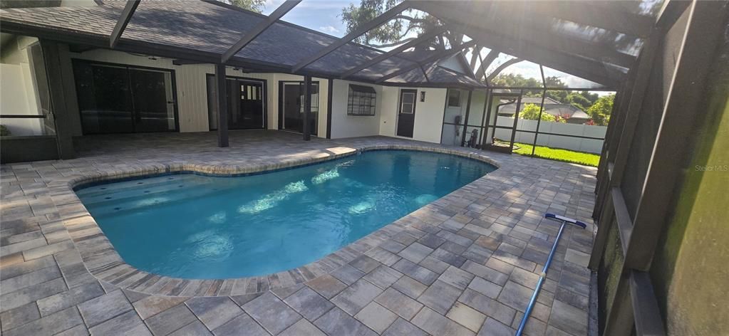 For Sale: $969,500 (3 beds, 2 baths, 2058 Square Feet)