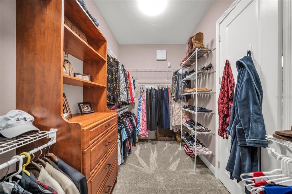 For Sale: $798,000 (2 beds, 2 baths, 2326 Square Feet)