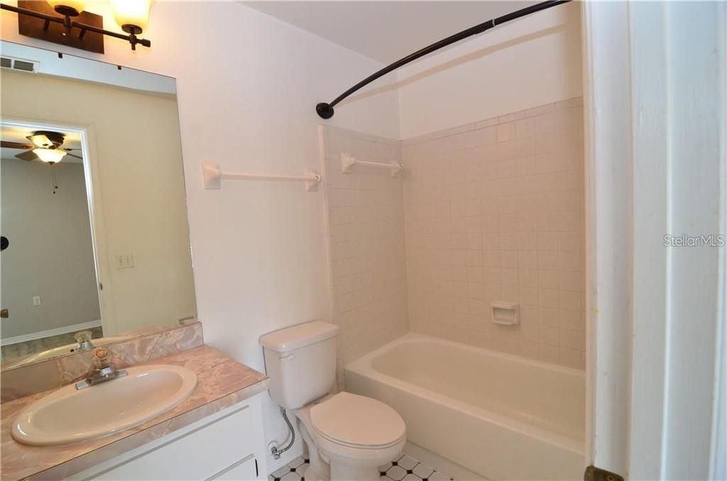 В аренду: $2,275 (2 спален, 2 ванн, 1240 Квадратных фут)