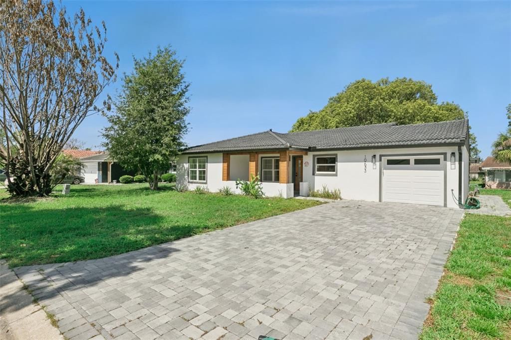 For Sale: $425,000 (3 beds, 2 baths, 1554 Square Feet)