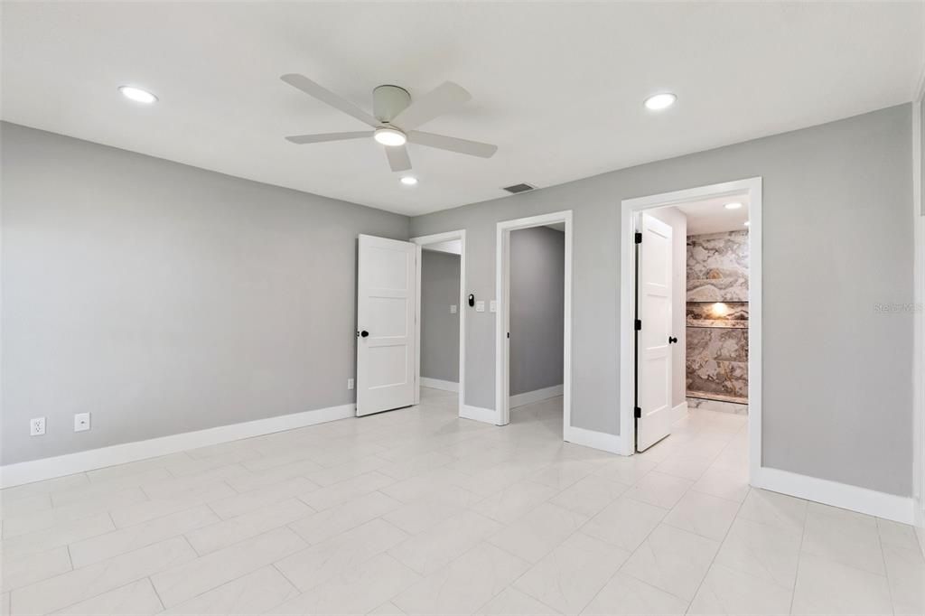 For Sale: $425,000 (3 beds, 2 baths, 1554 Square Feet)