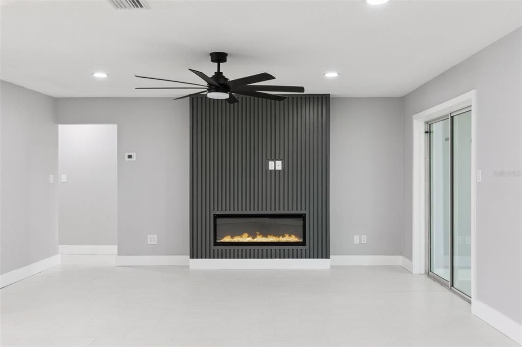 For Sale: $425,000 (3 beds, 2 baths, 1554 Square Feet)