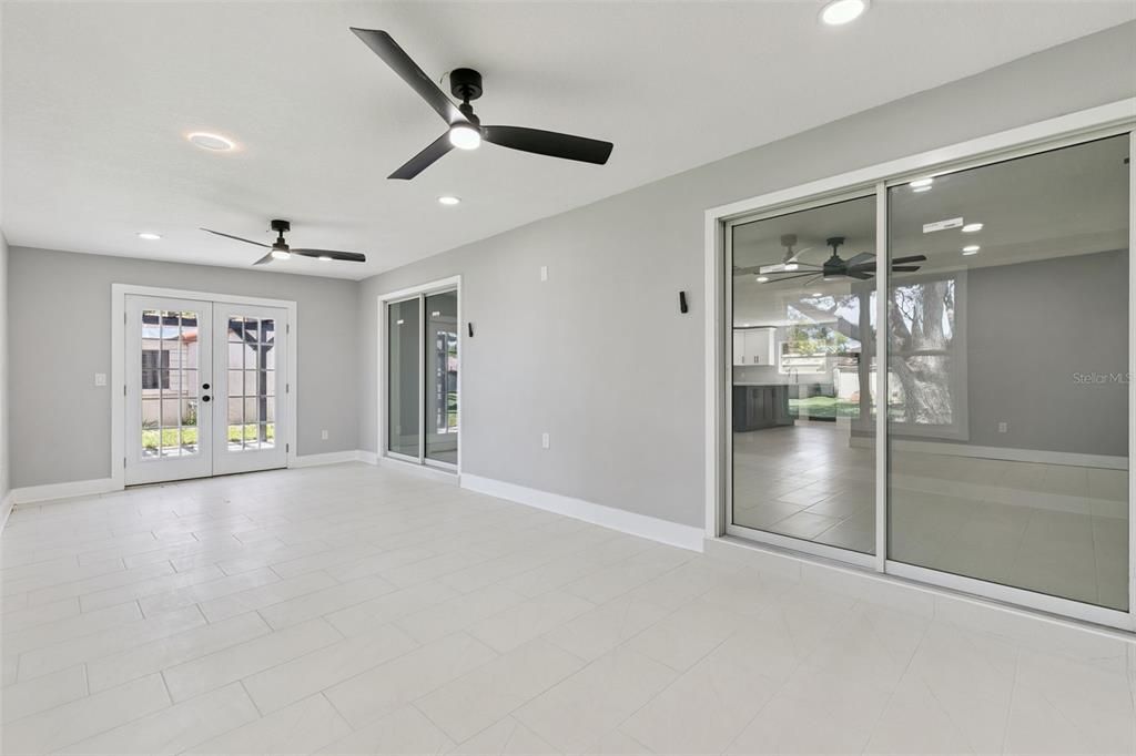 For Sale: $425,000 (3 beds, 2 baths, 1554 Square Feet)