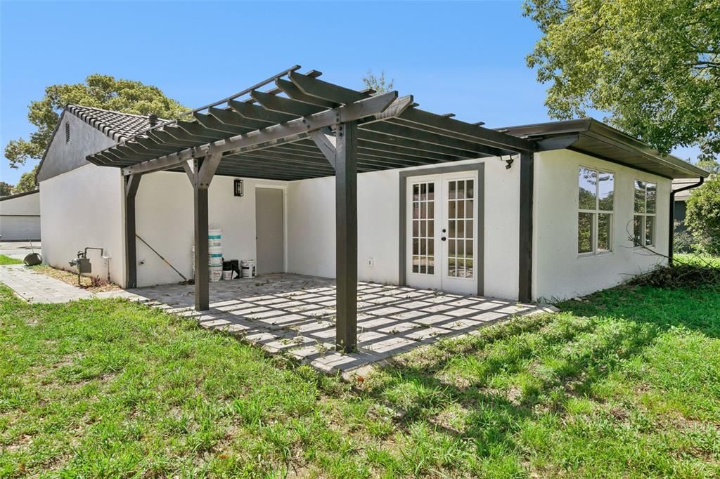 For Sale: $425,000 (3 beds, 2 baths, 1554 Square Feet)