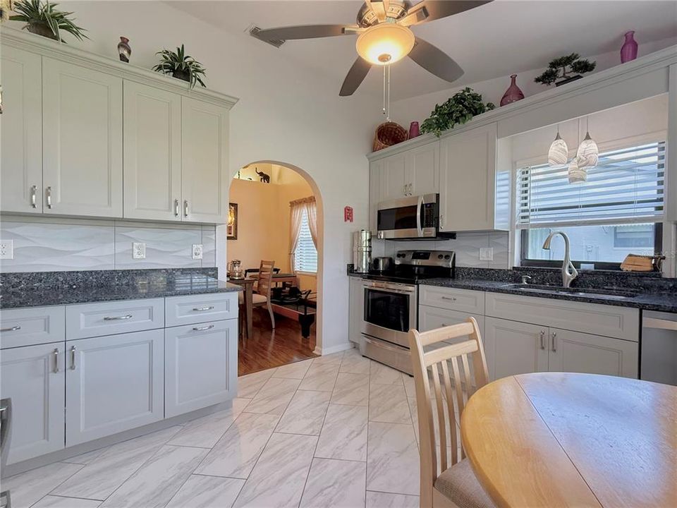 For Sale: $238,000 (2 beds, 2 baths, 1469 Square Feet)