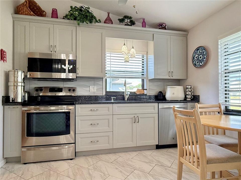 For Sale: $238,000 (2 beds, 2 baths, 1469 Square Feet)