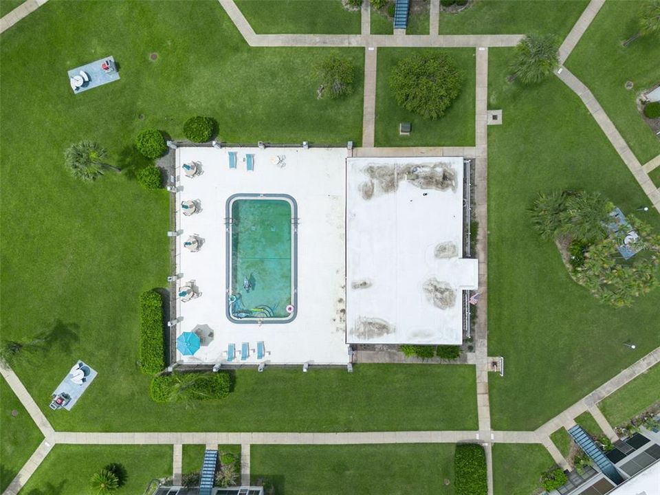 For Sale: $139,000 (1 beds, 1 baths, 734 Square Feet)