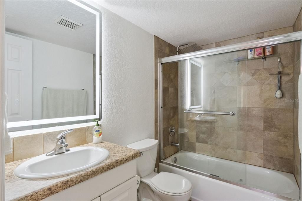 For Sale: $139,000 (1 beds, 1 baths, 734 Square Feet)