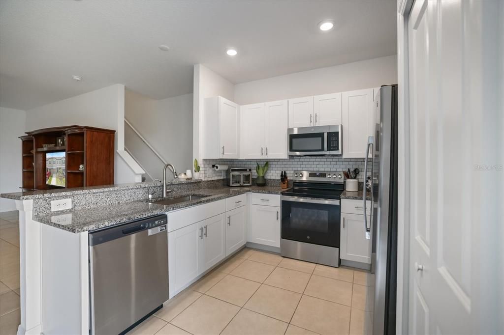 For Sale: $275,000 (3 beds, 2 baths, 1708 Square Feet)