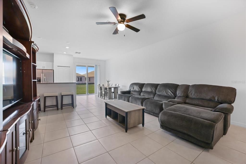 For Sale: $275,000 (3 beds, 2 baths, 1708 Square Feet)