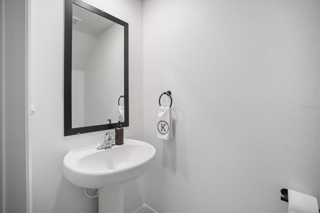 For Sale: $275,000 (3 beds, 2 baths, 1708 Square Feet)