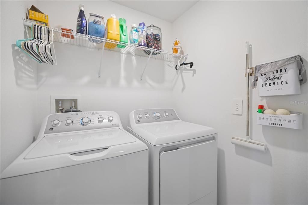 For Sale: $275,000 (3 beds, 2 baths, 1708 Square Feet)