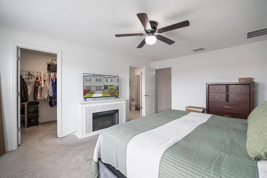For Sale: $275,000 (3 beds, 2 baths, 1708 Square Feet)
