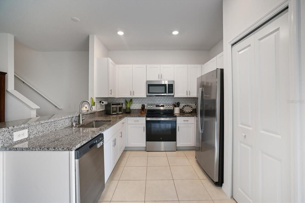 For Sale: $275,000 (3 beds, 2 baths, 1708 Square Feet)
