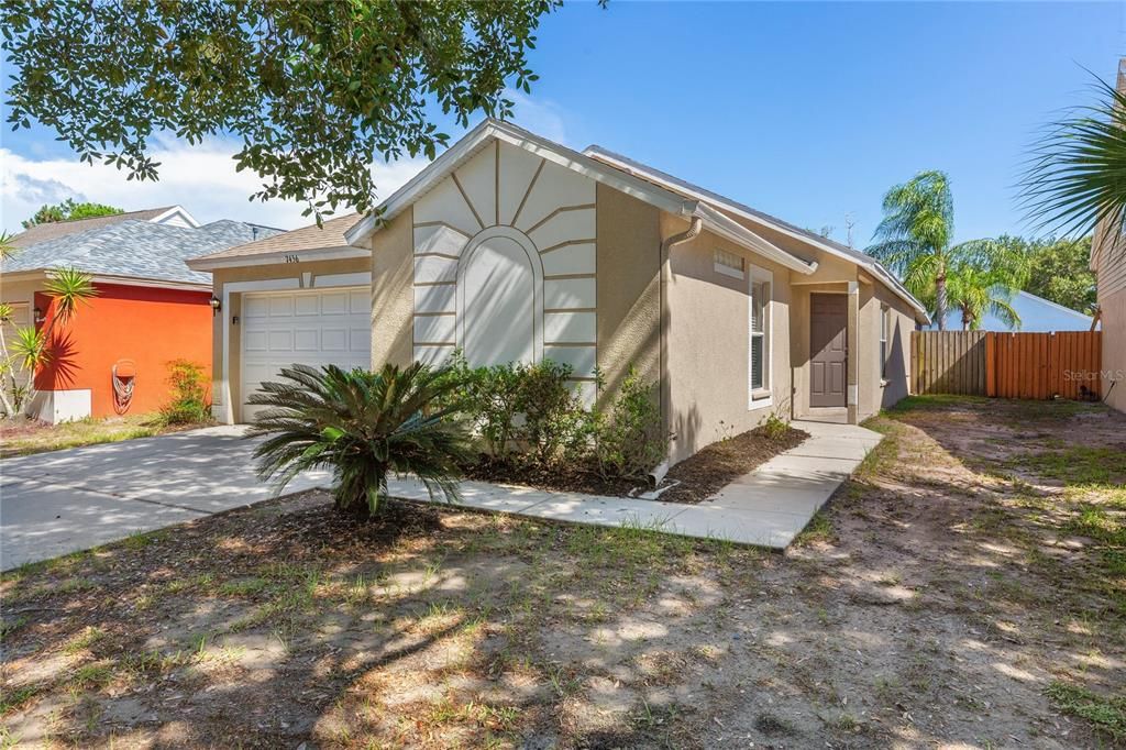 En Venta: $295,000 (4 camas, 2 baños, 1367 Pies cuadrados)