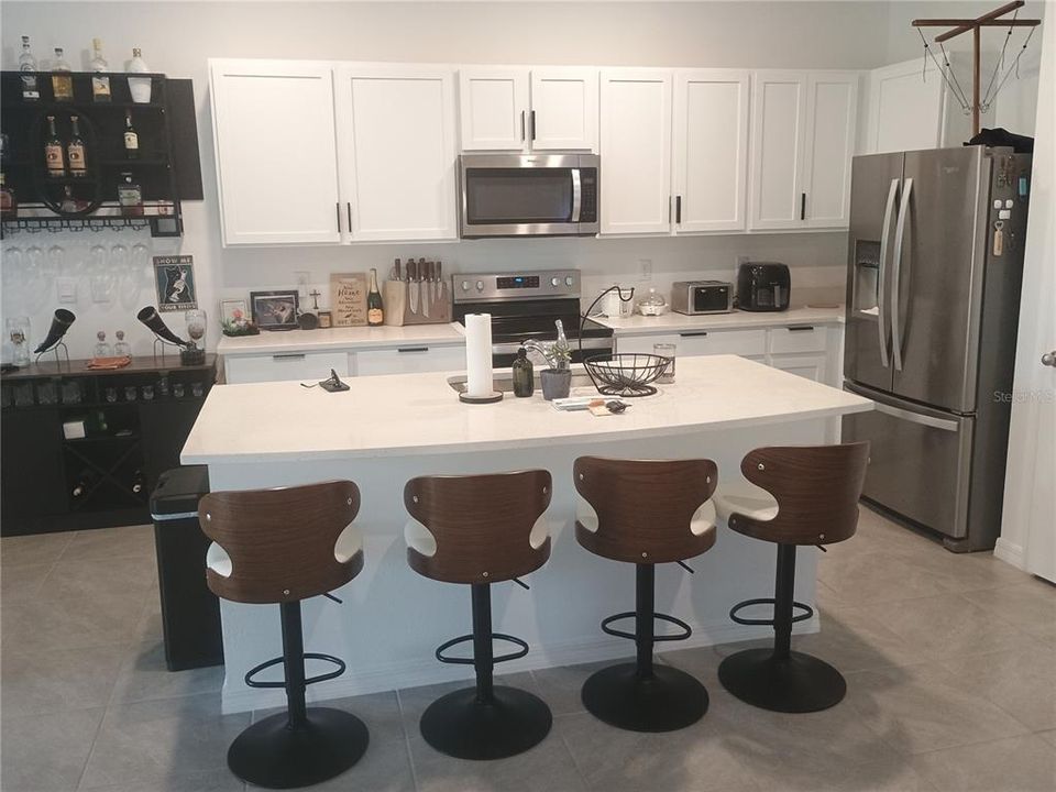 For Rent: $2,150 (3 beds, 2 baths, 1673 Square Feet)