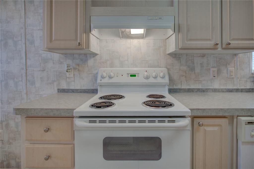 For Sale: $140,000 (3 beds, 2 baths, 1921 Square Feet)