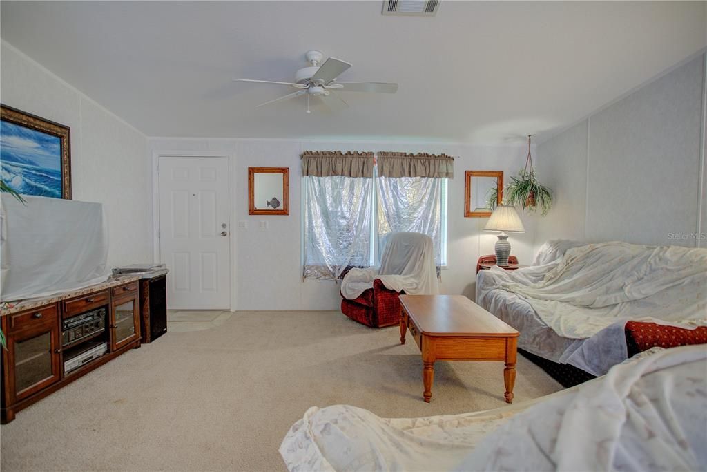 For Sale: $140,000 (3 beds, 2 baths, 1921 Square Feet)