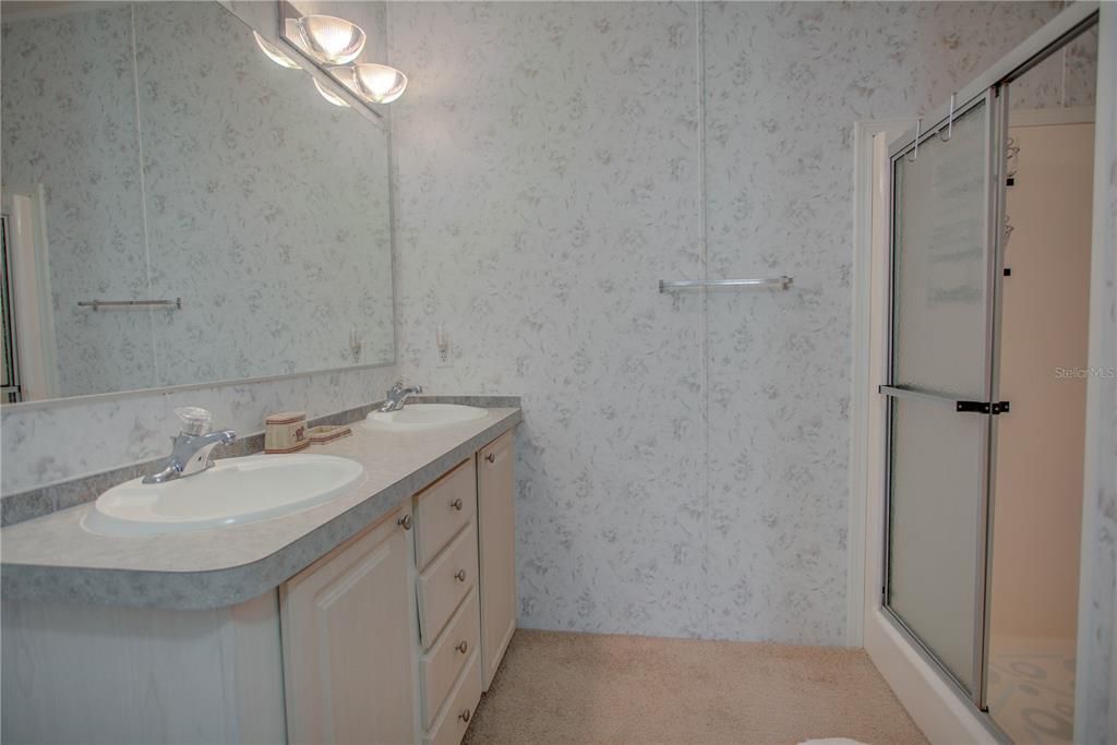 For Sale: $140,000 (3 beds, 2 baths, 1921 Square Feet)