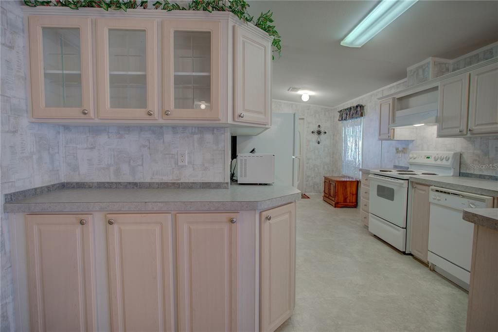 For Sale: $140,000 (3 beds, 2 baths, 1921 Square Feet)