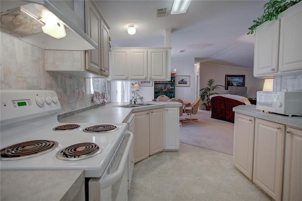 For Sale: $140,000 (3 beds, 2 baths, 1921 Square Feet)