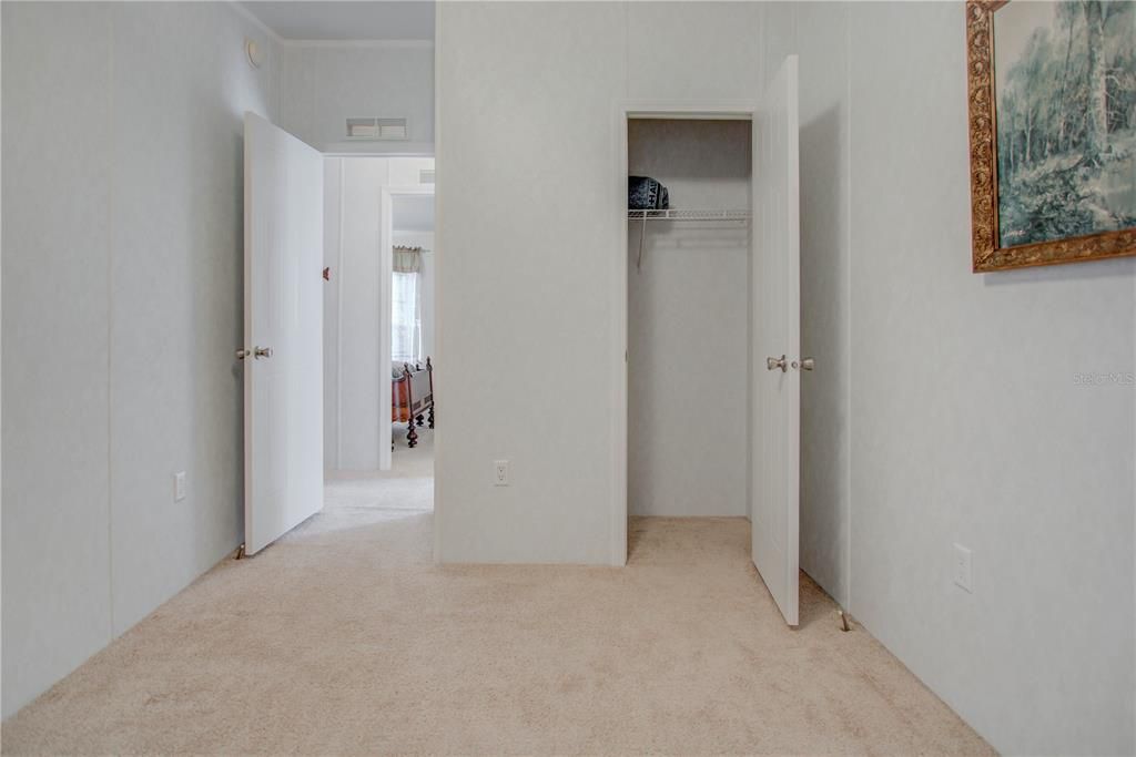 For Sale: $140,000 (3 beds, 2 baths, 1921 Square Feet)