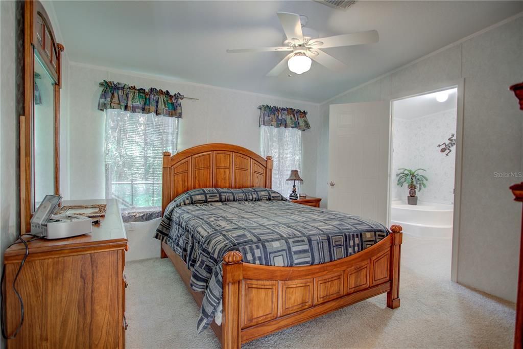 For Sale: $140,000 (3 beds, 2 baths, 1921 Square Feet)