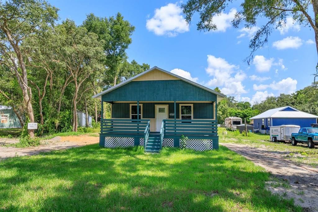 For Sale: $225,000 (3 beds, 2 baths, 1206 Square Feet)