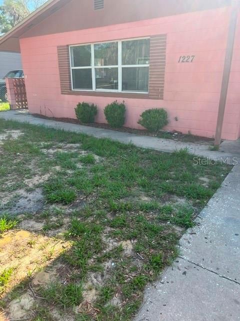For Rent: $1,900 (3 beds, 1 baths, 960 Square Feet)